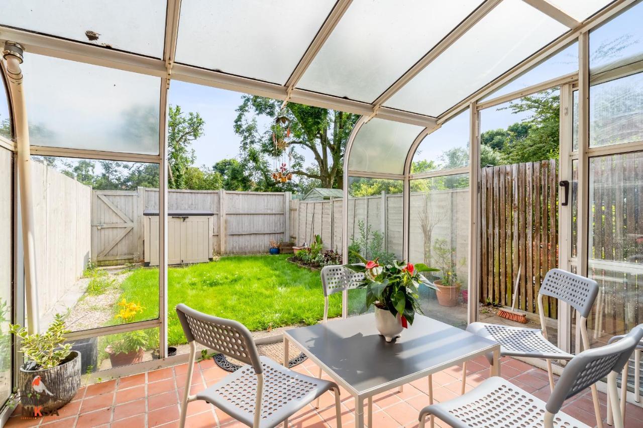 Niksa Serviced Accommodation - 3 Bedroom House Welwyn Garden City Extérieur photo