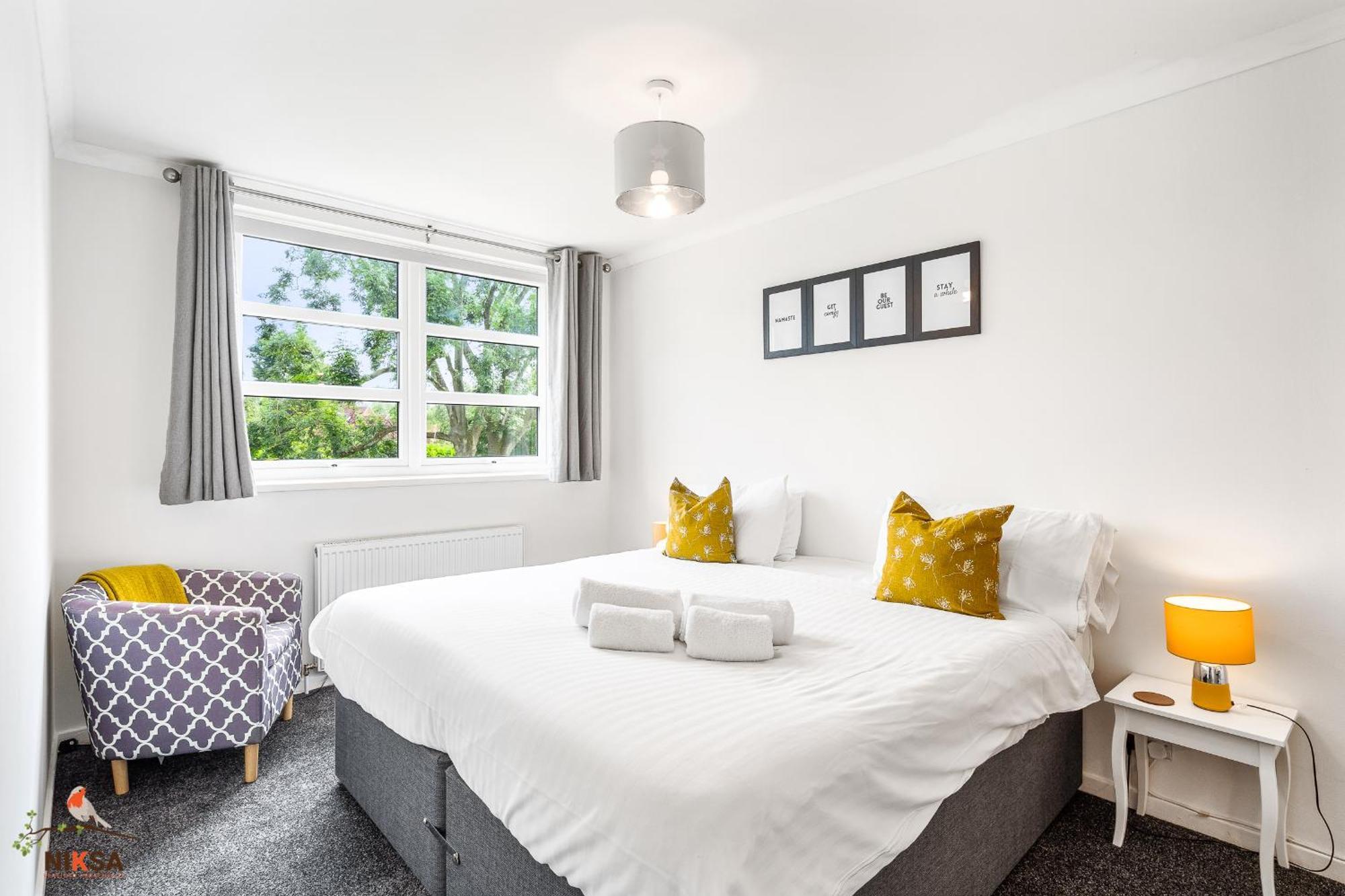 Niksa Serviced Accommodation - 3 Bedroom House Welwyn Garden City Extérieur photo
